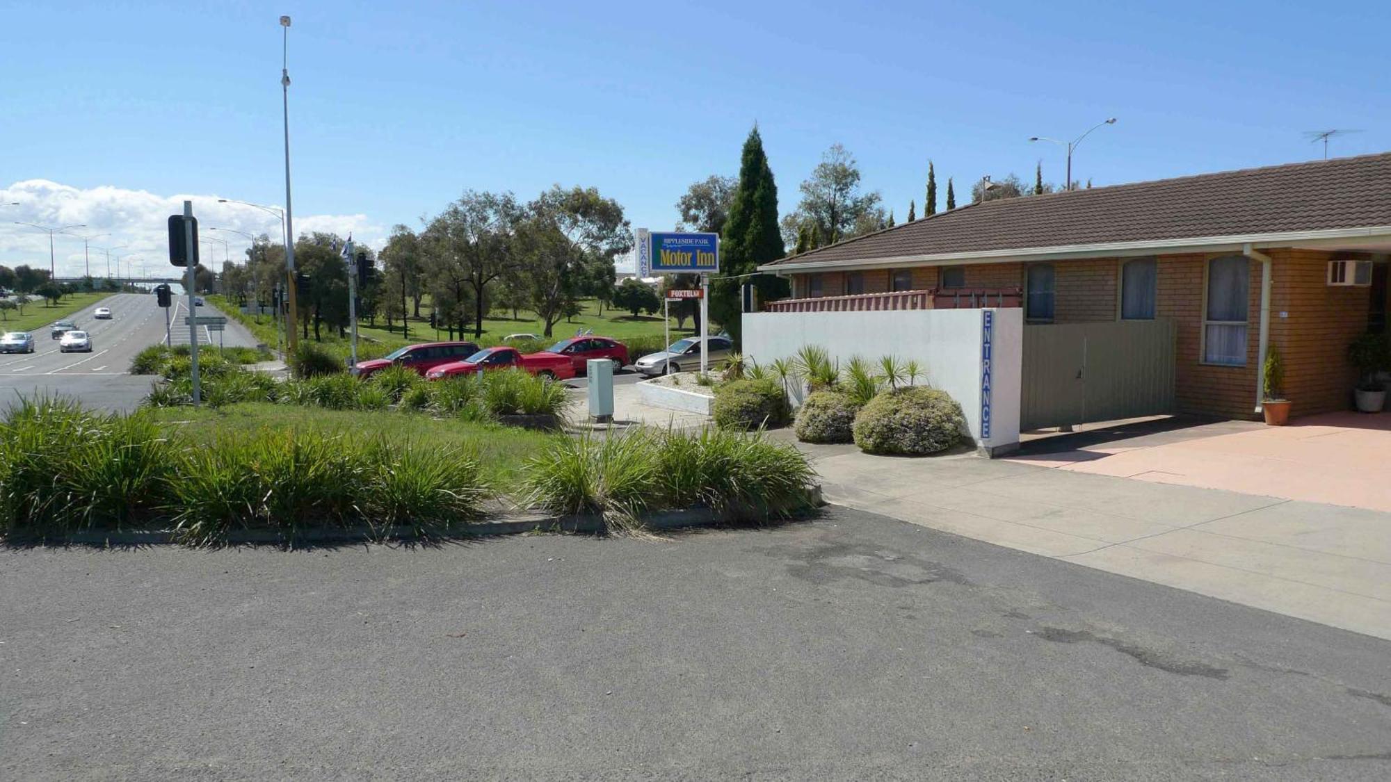 Rippleside Park Motor Inn Джелонг Экстерьер фото