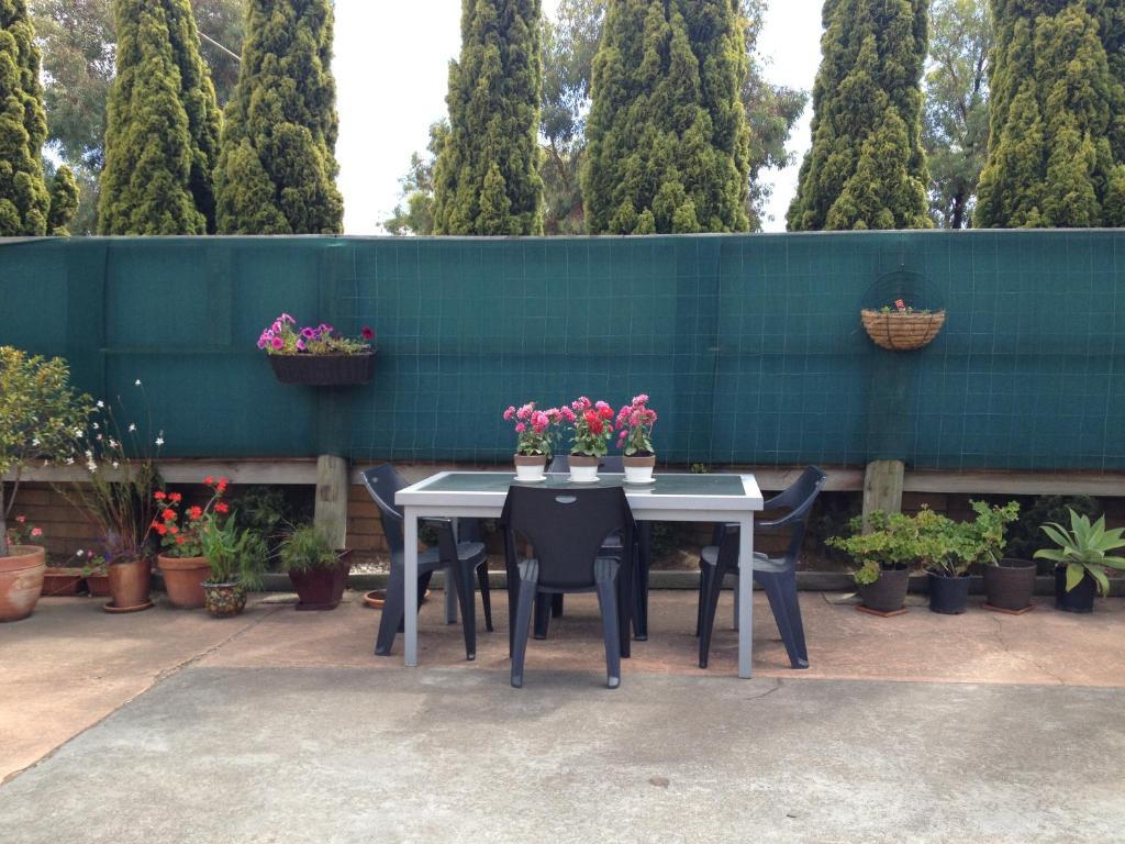 Rippleside Park Motor Inn Джелонг Экстерьер фото